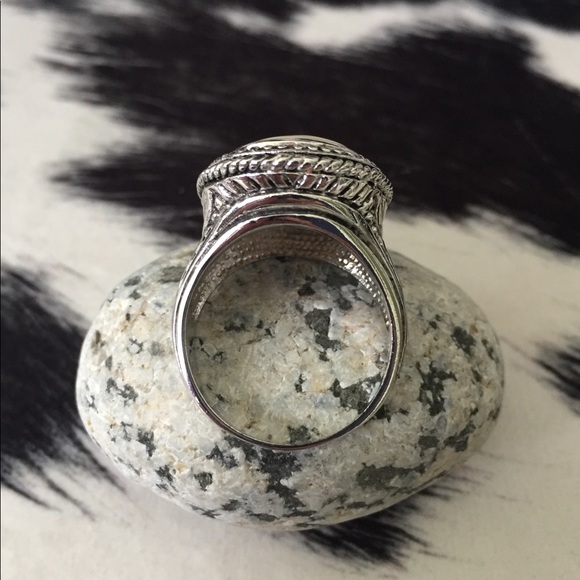 Silver tone statement ring - Picture 4 of 5
